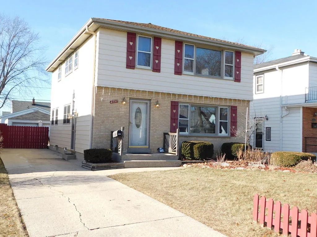 Former duplex converted to single-family on South 70th Street in Milwaukee, WI